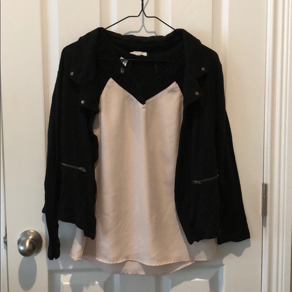 Studio Y Lace Neutral Shoulder Detail Tank XS - Picture 8 of 8